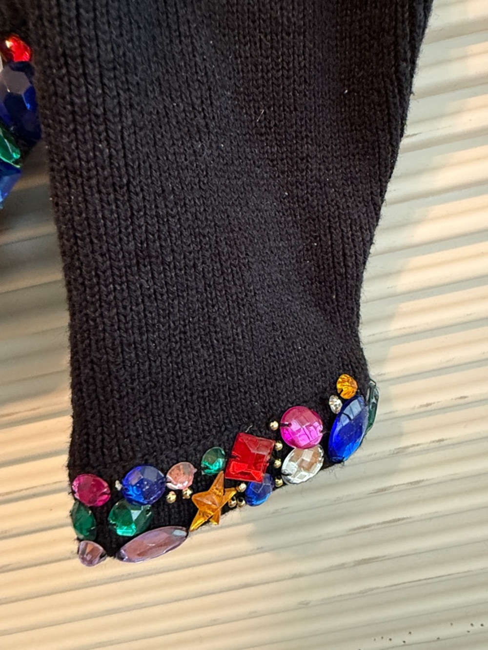 FREDERICK’S OF HOLLYWOOD Vintage Black V-Neck Sweater with Multicolor Jewel Trim - Picture 5 of 7